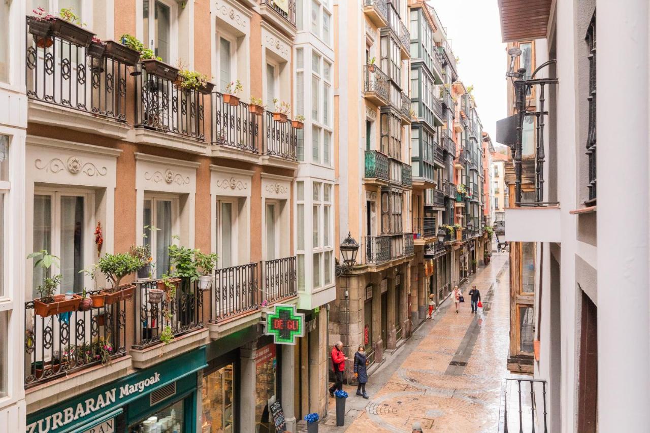 Beautiful Old Town By Next Stop Bilbao Buitenkant foto